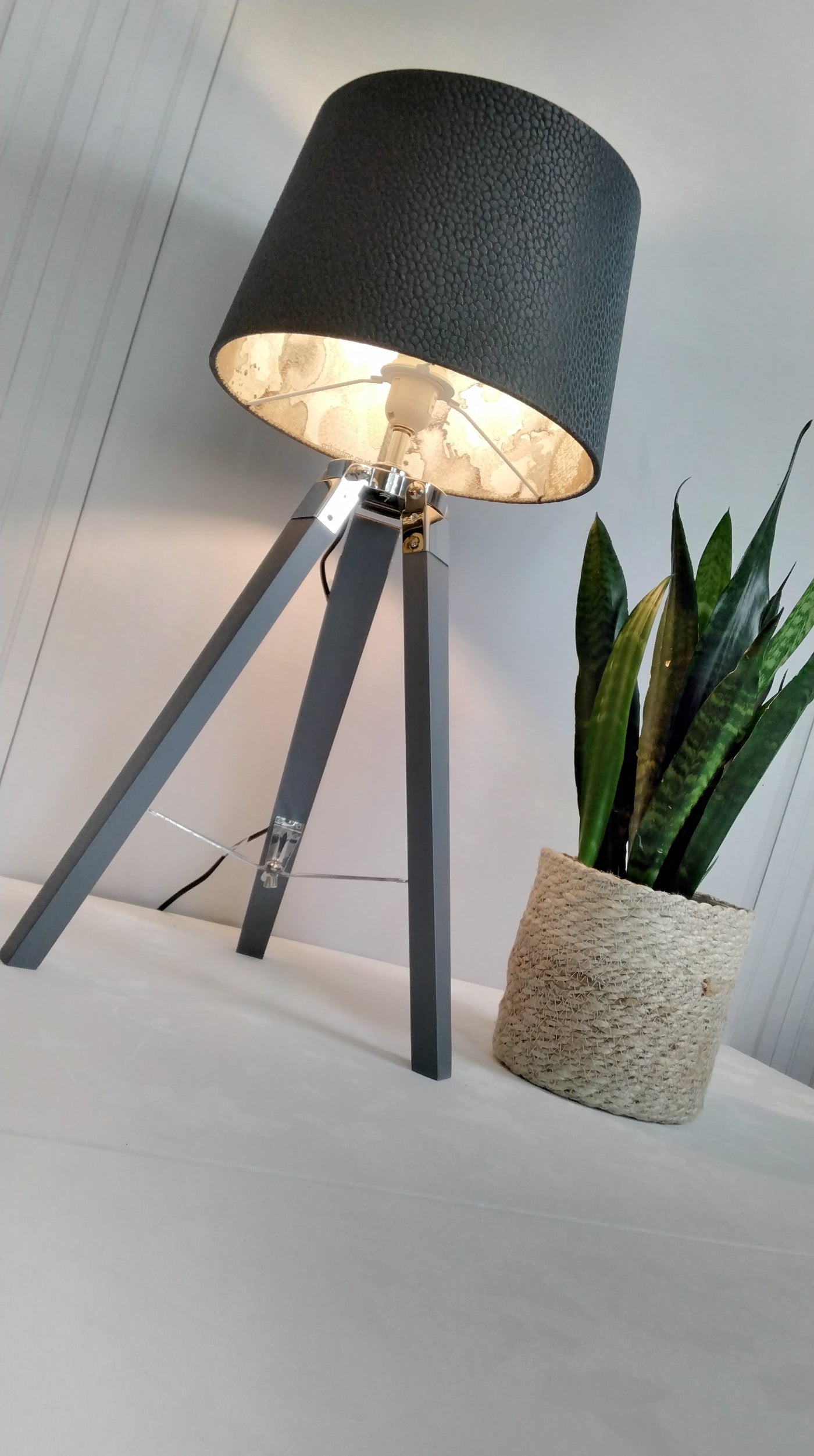 Tripod Table Lamp