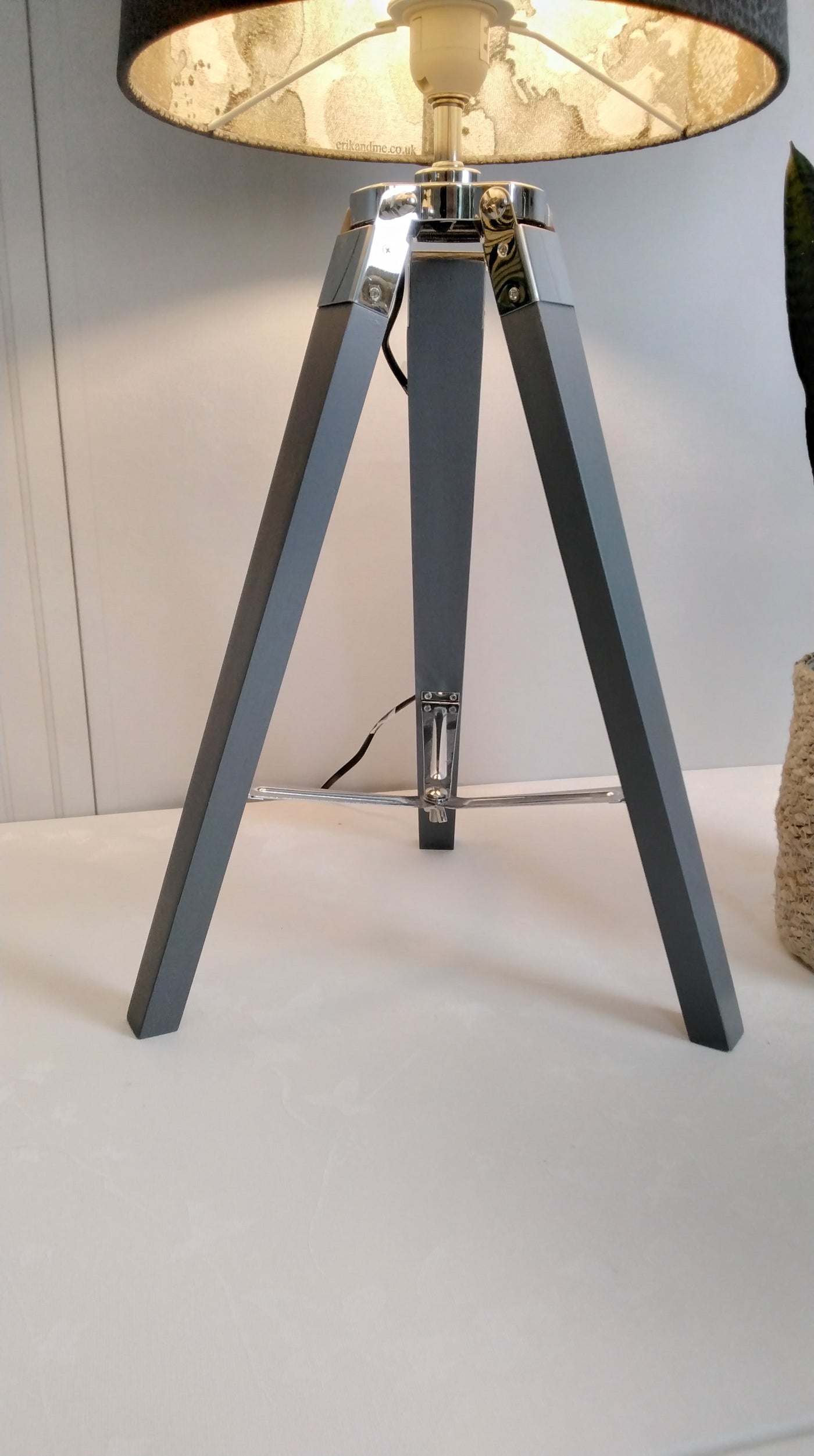 Tripod Table Lamp