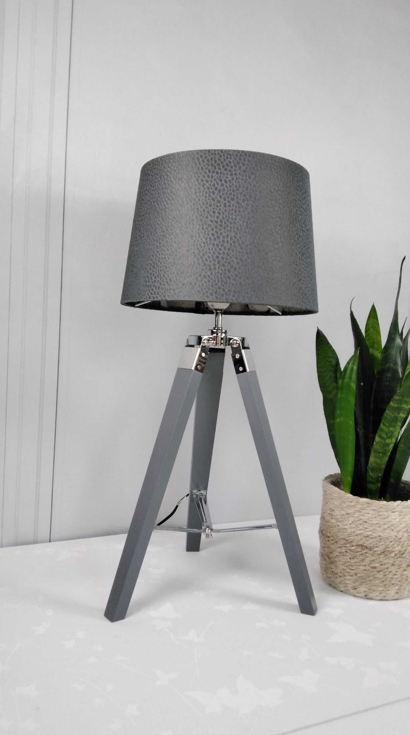 Tripod Table Lamp