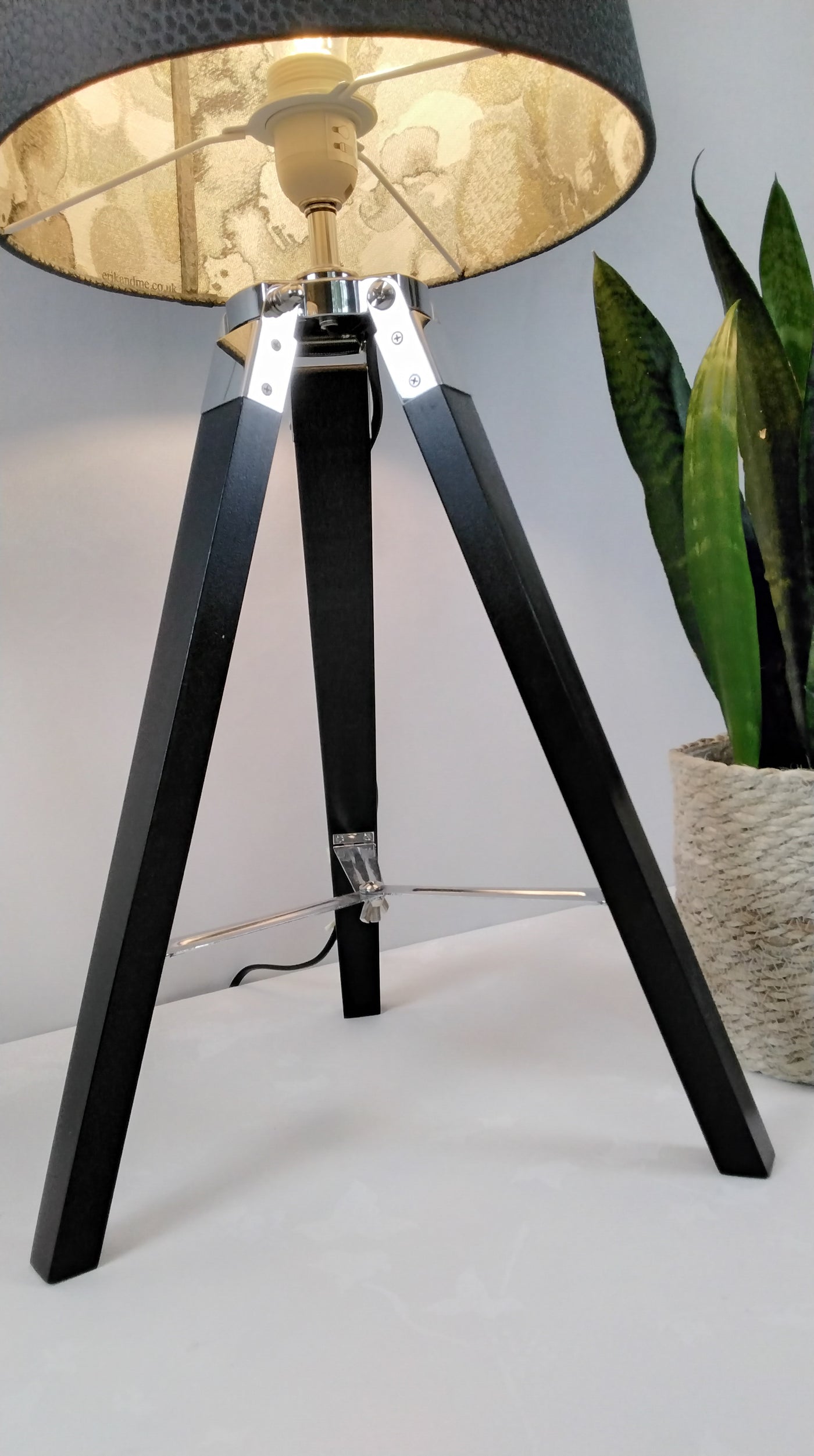 Tripod Table Lamp